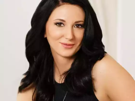 Anika Ray,
                            Spirituality
                            Expert at Симпозиум Empower 2025